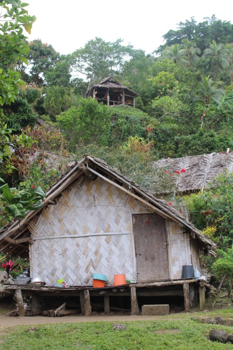 The gala/hut up high is a communal scenic overlook / rest area.