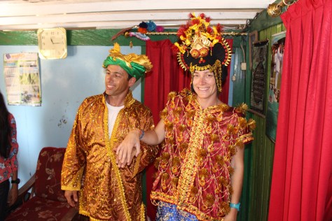 Ruy and Daphne tie the knot, at least for the duration of the visit to the shop.