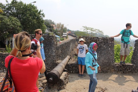 Then to the world's most extensive fortress. Cannons courtesy of Portuguese and Dutch ships that sank (I don't know if they died of natural causes or were attacked).