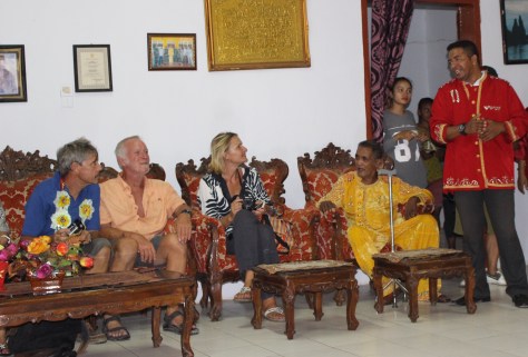 We are invited in to have tea with the King. Klaudia from Tahawus seems right at home as Queen!